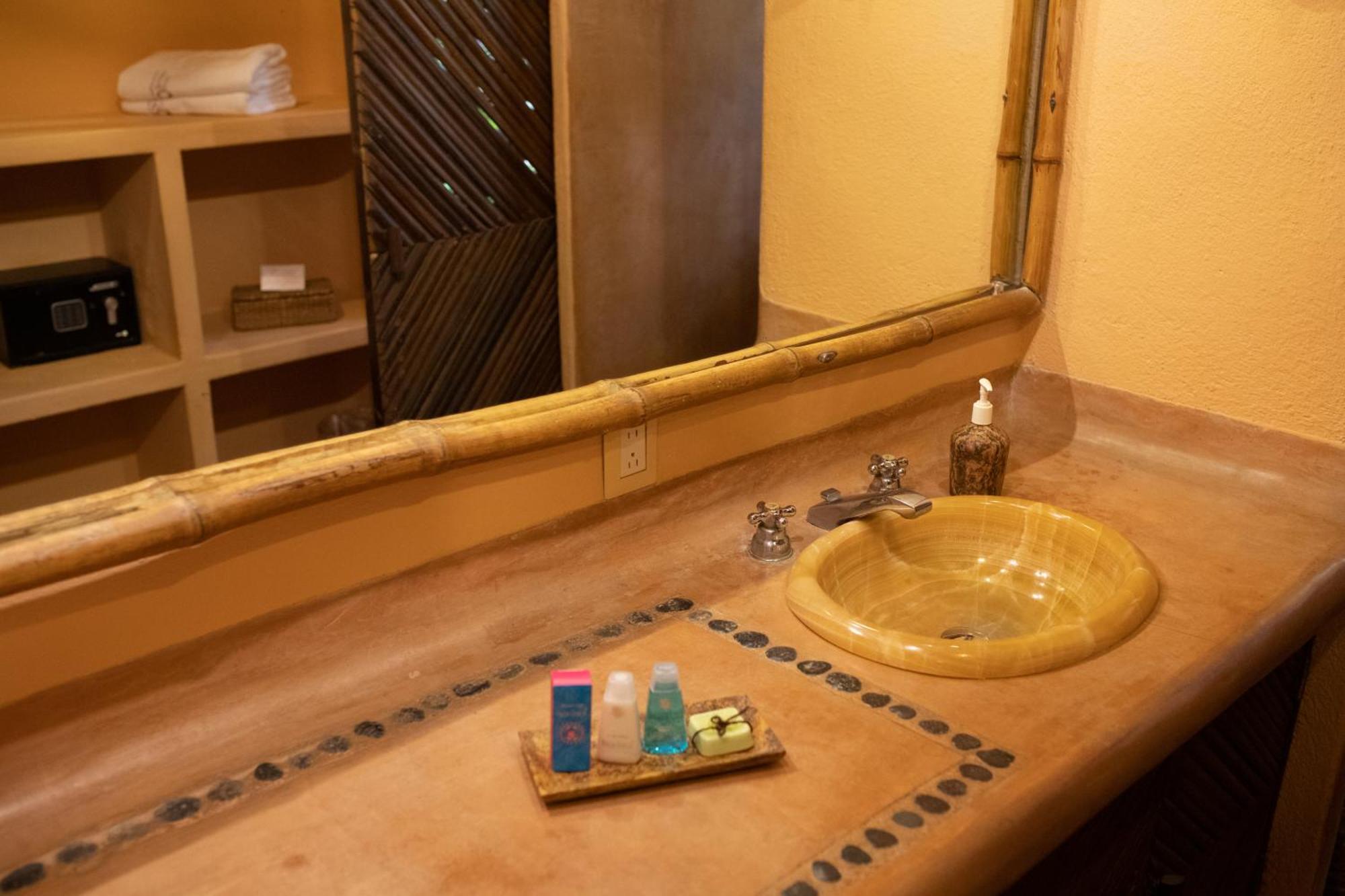 Puertas Paraiso Hotel Boutique Zihuatanejo Esterno foto