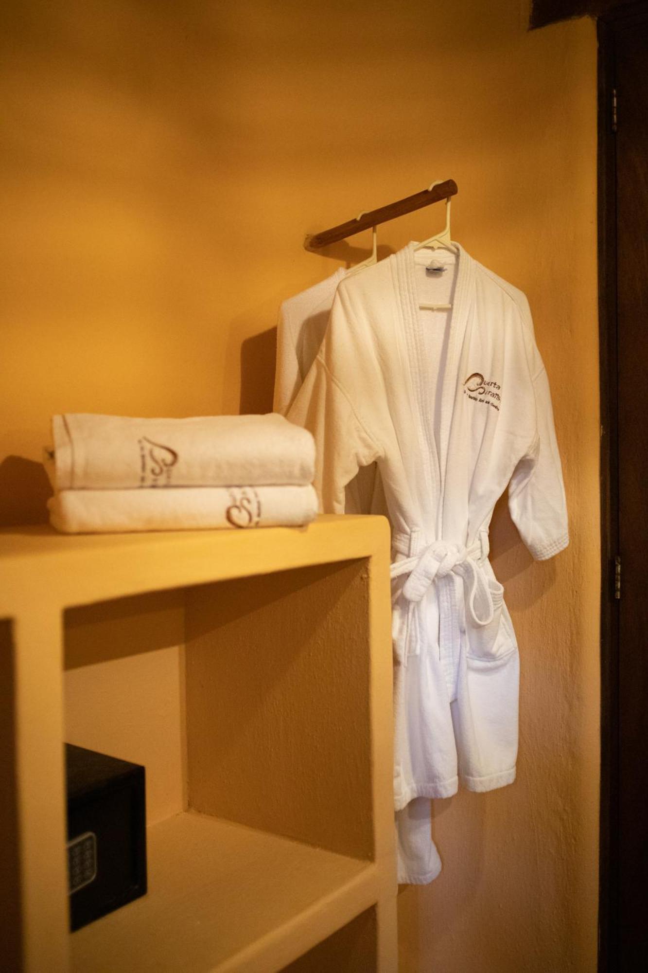 Puertas Paraiso Hotel Boutique Zihuatanejo Esterno foto